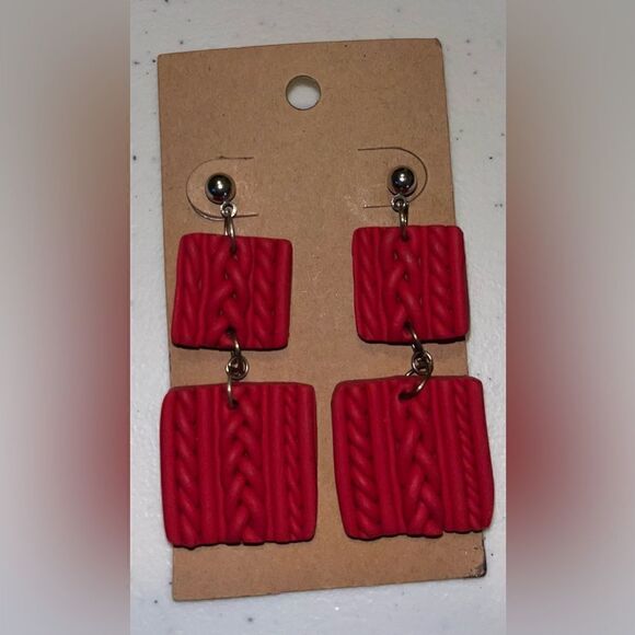 Sweater cable Knit Earrings red dangle resin holiday winter post NEW Christmas - Picture 3 of 3